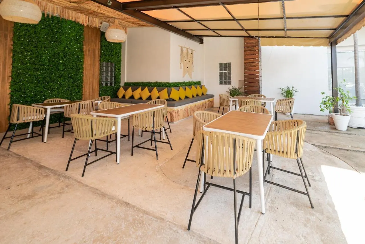 Hotel Cache Playa del Carmen 3*,
